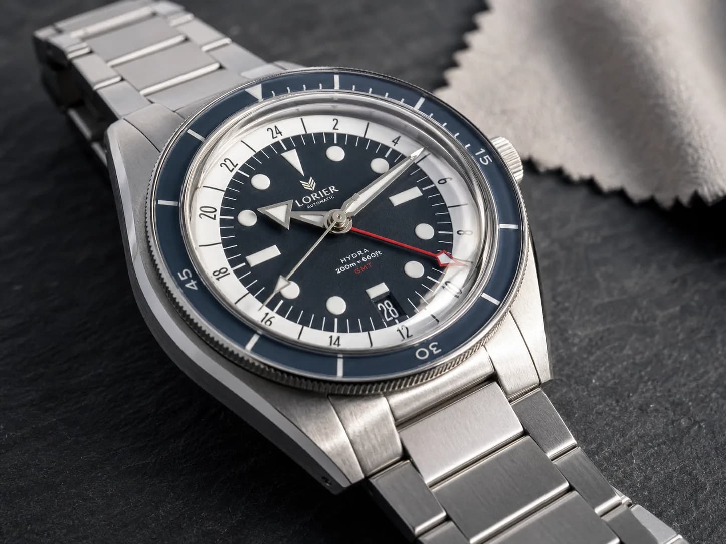 Lorier Hydra SIII review image showing dial and hesalite detail
